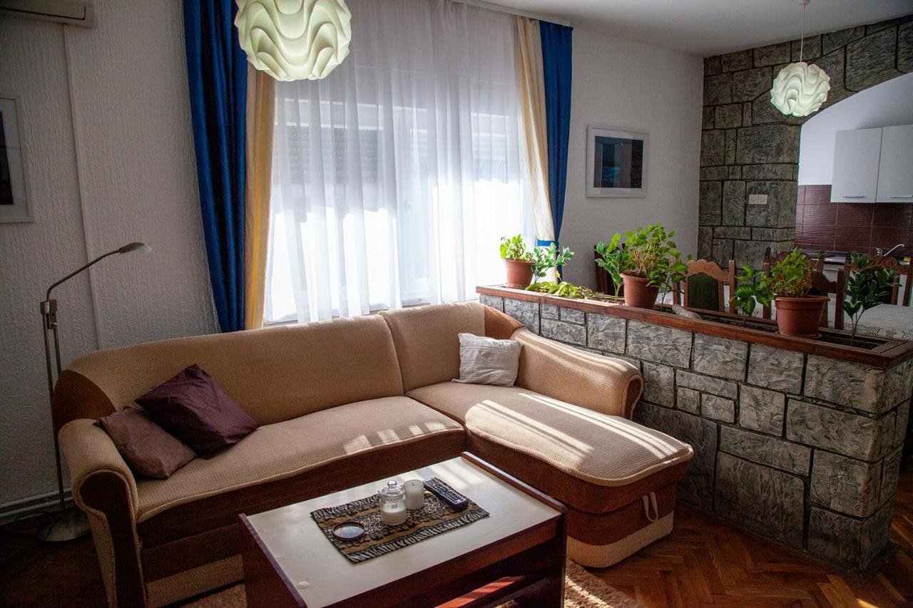 Apartman Ksenija Джяково Екстер'єр фото