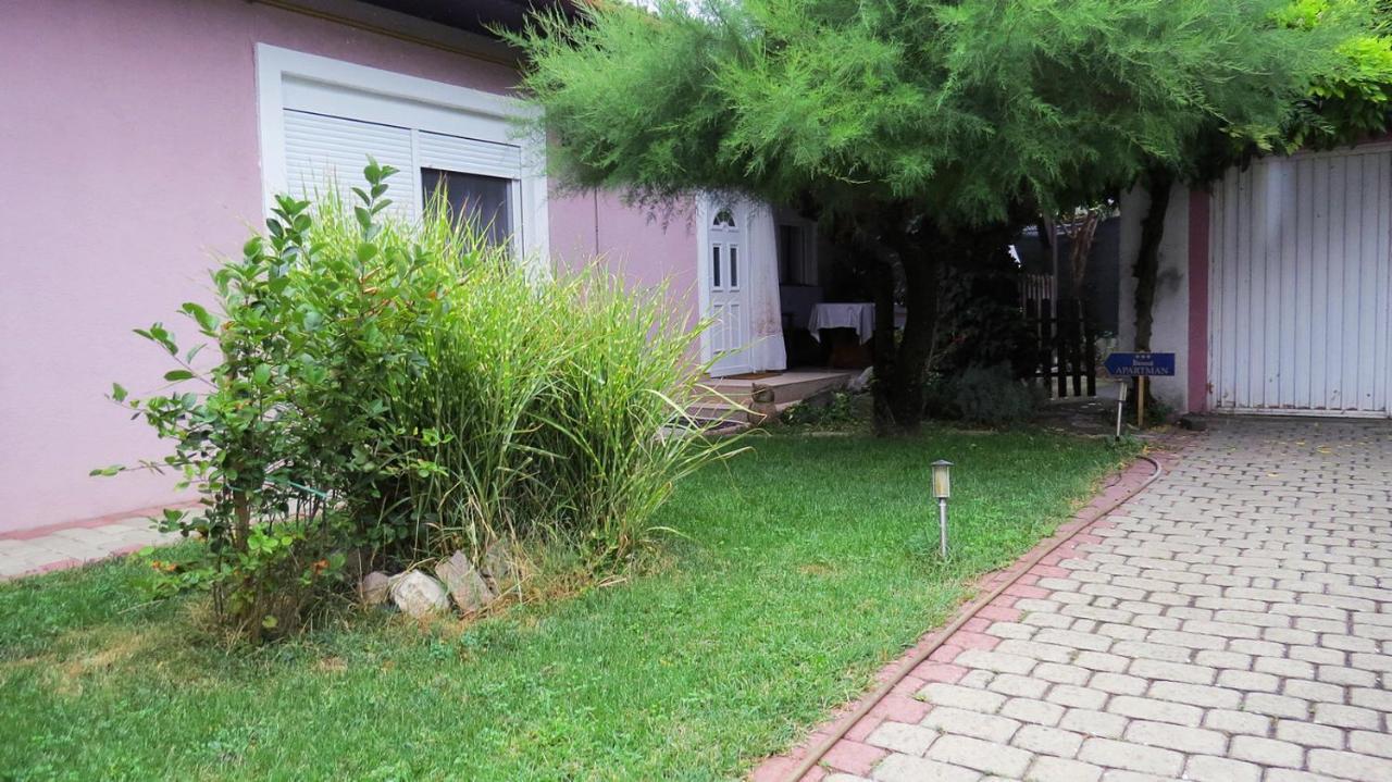 Apartman Ksenija Джяково Екстер'єр фото