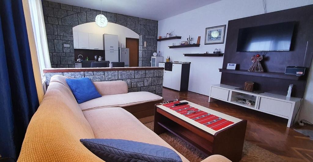 Apartman Ksenija Джяково Екстер'єр фото