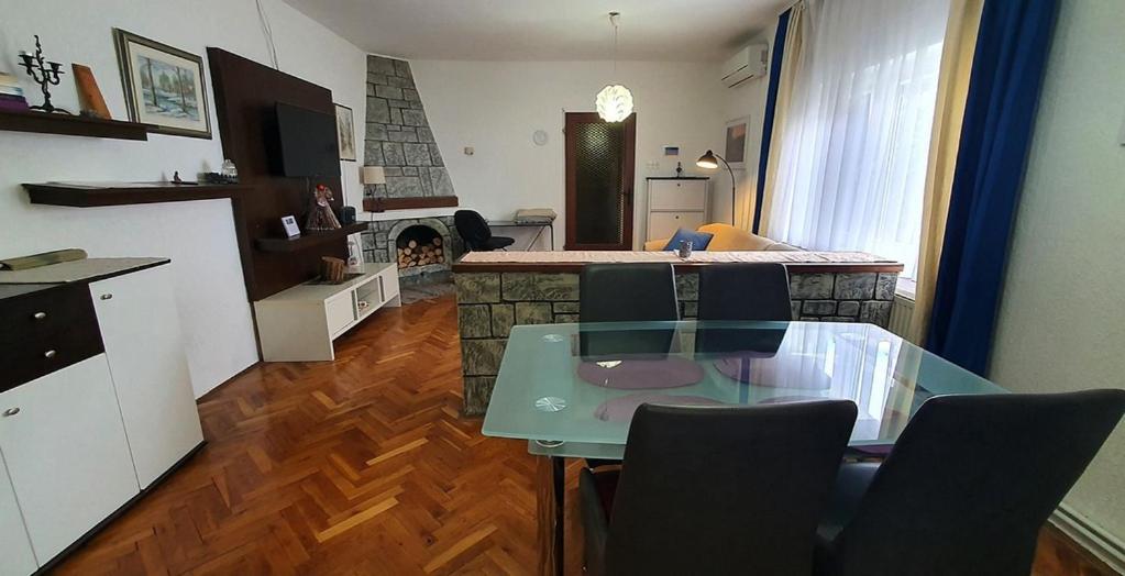 Apartman Ksenija Джяково Екстер'єр фото