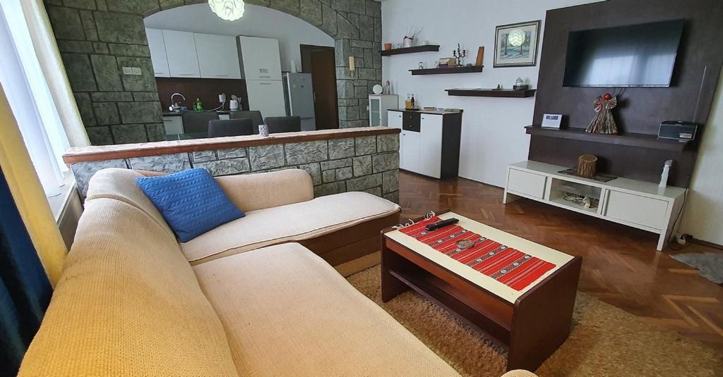 Apartman Ksenija Джяково Екстер'єр фото